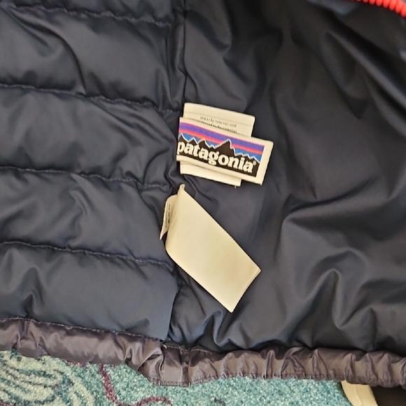 Patagonia Dark Blue Jacket with Red Zippers - Picture 5 of 7
